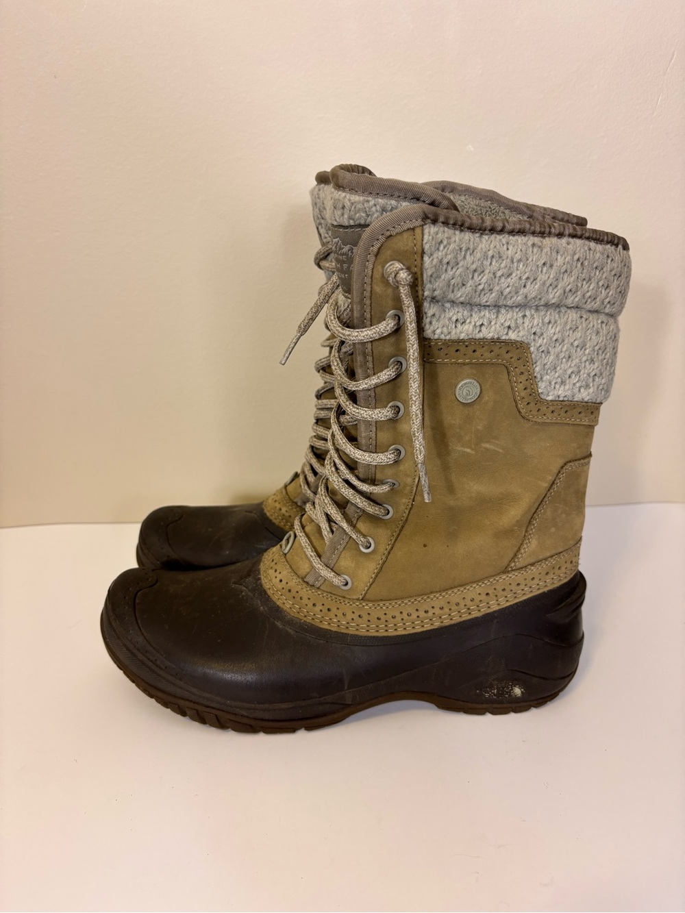 The North Face Women's Lace-Up Winter Boots in Brown and Gray 10